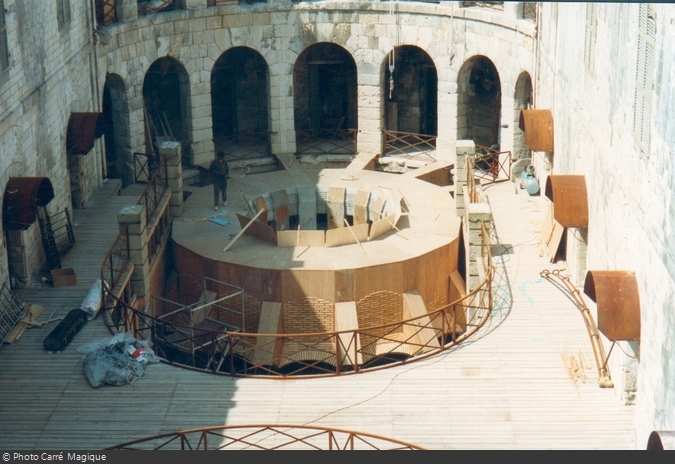 Construction de la Salle du Trésor en 1990 : le toit