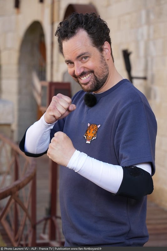 [Spoilers] Présentation > Fort Boyard 2022-01 - Centre de Conservation des Chimpanzés et Keep a Breast (02/07/2022) Fort-boyard-2022-officielle-equipe01-11