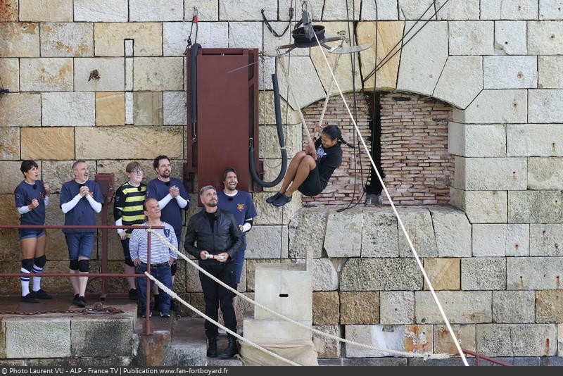 [Spoilers] Présentation > Fort Boyard 2022-01 - Centre de Conservation des Chimpanzés et Keep a Breast (02/07/2022) Fort-boyard-2022-officielle-equipe01-33