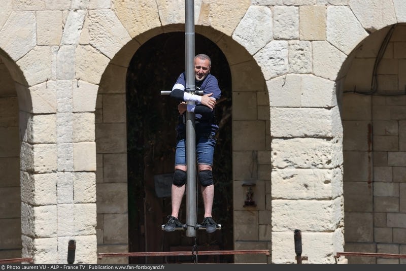 [Spoilers] Présentation > Fort Boyard 2022-01 - Centre de Conservation des Chimpanzés et Keep a Breast (02/07/2022) Fort-boyard-2022-officielle-equipe01-37