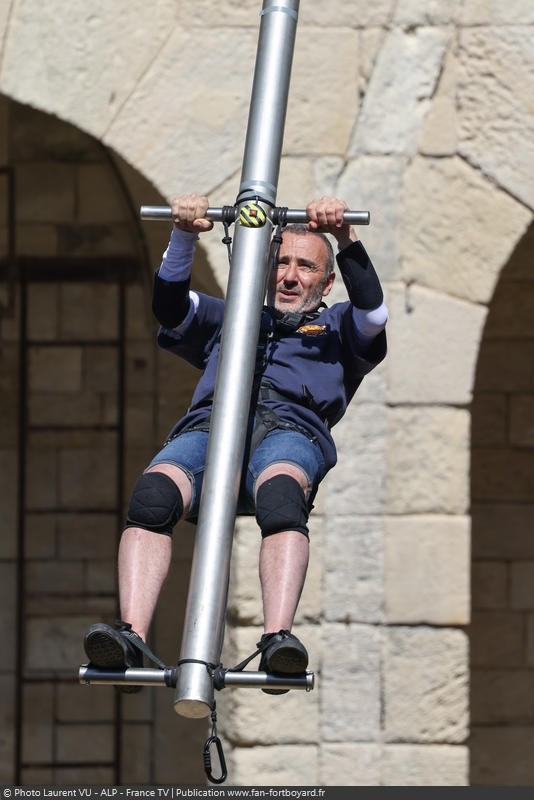 [Spoilers] Présentation > Fort Boyard 2022-01 - Centre de Conservation des Chimpanzés et Keep a Breast (02/07/2022) Fort-boyard-2022-officielle-equipe01-39