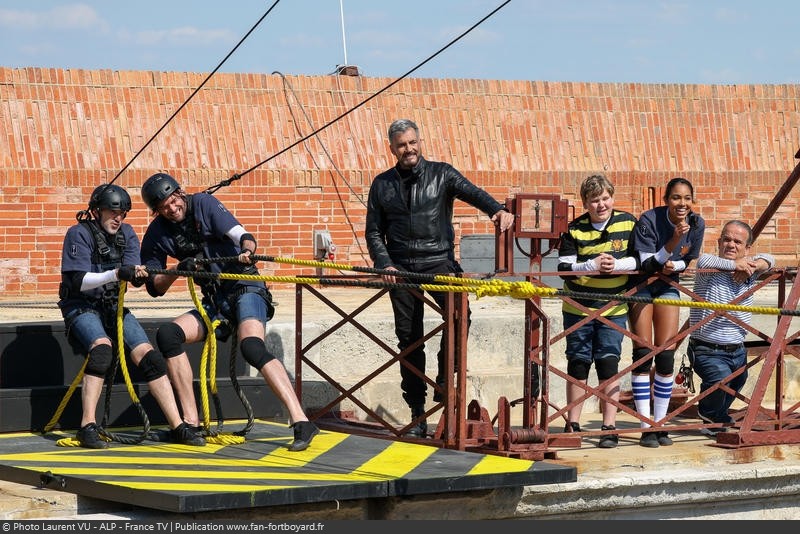 [Spoilers] Présentation > Fort Boyard 2022-01 - Centre de Conservation des Chimpanzés et Keep a Breast (02/07/2022) Fort-boyard-2022-officielle-equipe01-55