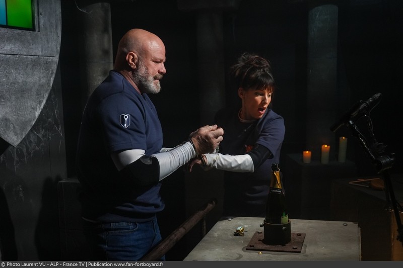 [Spoilers] Présentation > Fort Boyard 2022-03 - Pompiers Solidaires (16/07/2022) Fort-boyard-2022-officielle-equipe03-10