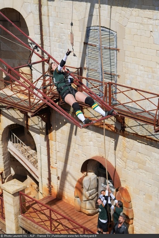 [Spoilers] Présentation > Fort Boyard 2023-01 - Premiers de cordée (01/07/2023) Fort-boyard-2023-officielle-equipe01-12