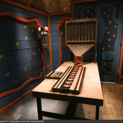 Fort Boyard 2023 - La cellule de la Presse à Boyards (Bohémienne)