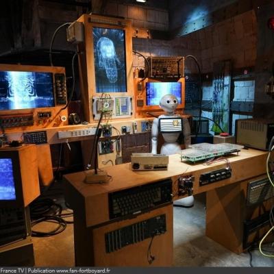 Fort Boyard 2024 - Cellule interdite - Salle informatique (décor)
