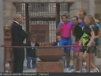 Fort Boyard 1992 : Lieu de la pesée, avec la balance au milieu