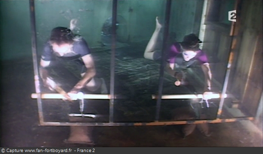 Fort Boyard 2010 : Etape 2 du Relais-arbalète : Le sciage sous-marin avec le candidat-plongeur