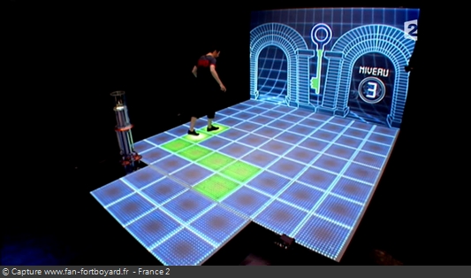 Fort Boyard 2011 : La nouvelle épreuve de la Cellule interactive avec Luciole (exemple jeu du Chemin)