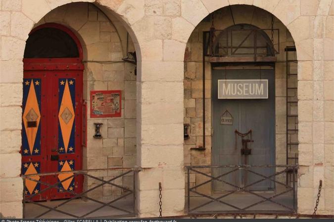 Fort Boyard 2011 - Les portes du Ring et du Museum