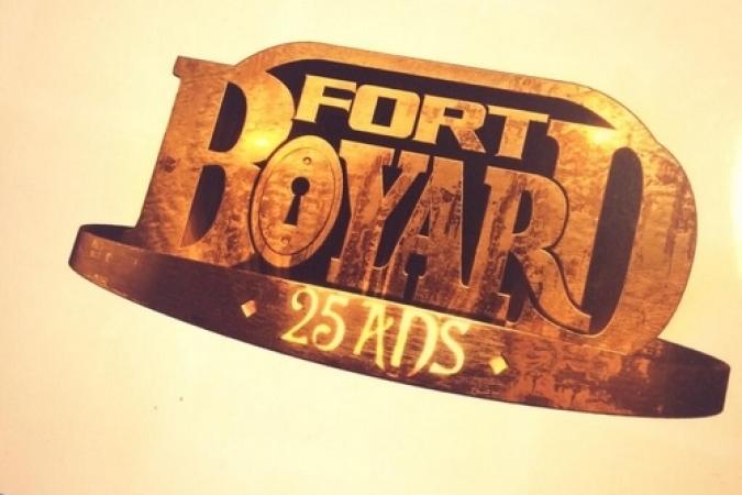 Fort Boyard 2014 : Couverture dossier interne avec logo des 25 ans (24/03/2014 - F. Firmin-Guion)