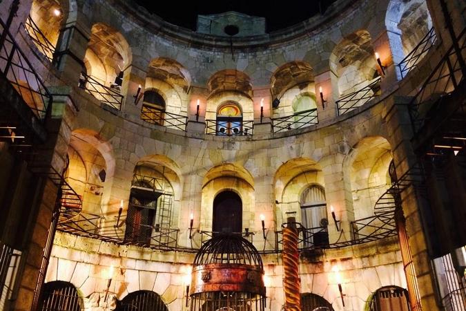 Fort Boyard 2014 : Tournage de l'émission spéciale 25 ans de nuit. Fort boyard by night... (25/05/2014 - O. Minne)