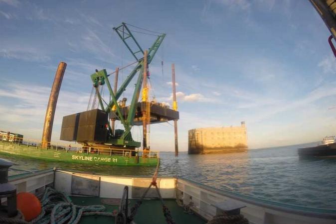 Fort Boyard 2015 - Changement de la plate-forme : Départ de l'ancienne (17/03/2015)