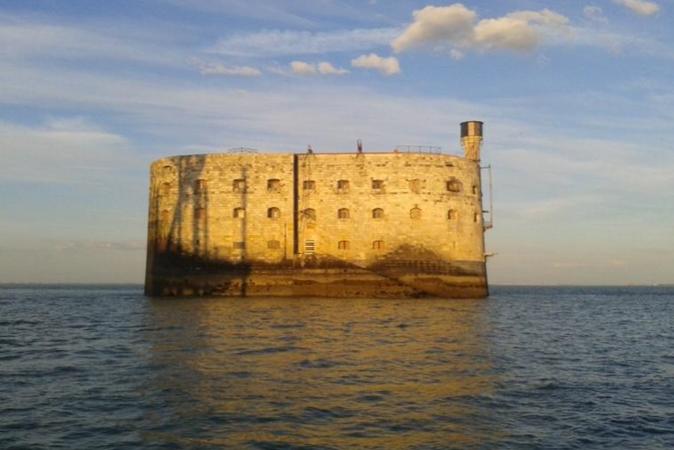 Fort Boyard 2015 - Changement de la plate-forme : Le Fort sans plate-forme (17/03/2015)