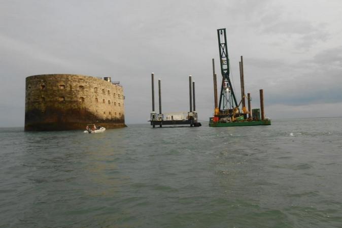 Fort Boyard 2015 - Changement de la plate-forme : Mise en place de la nouvelle (18/03/2015)