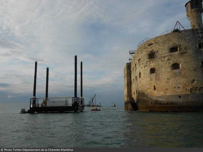 Fort Boyard 2015 - Changement de la plate-forme : Mise en place de la nouvelle (18/03/2015)