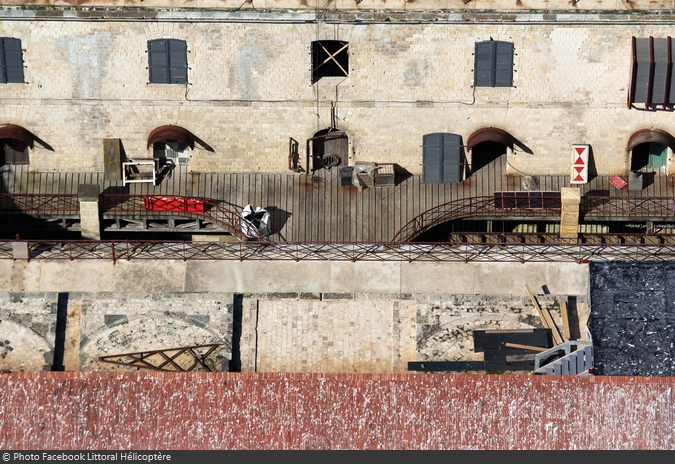 Fort Boyard 2016 - Survol du fort pendant l'installation des nouveautés (24/04/2016)