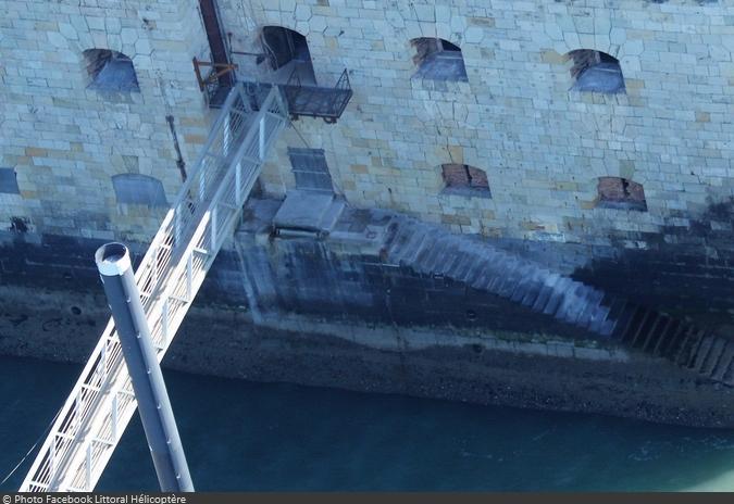 Fort Boyard 2016 - Survol du fort pendant l'installation des nouveautés (24/04/2016)