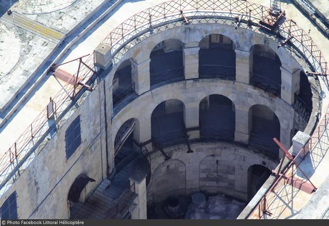 Fort Boyard 2016 - Survol du fort pendant l'installation des nouveautés (24/04/2016)