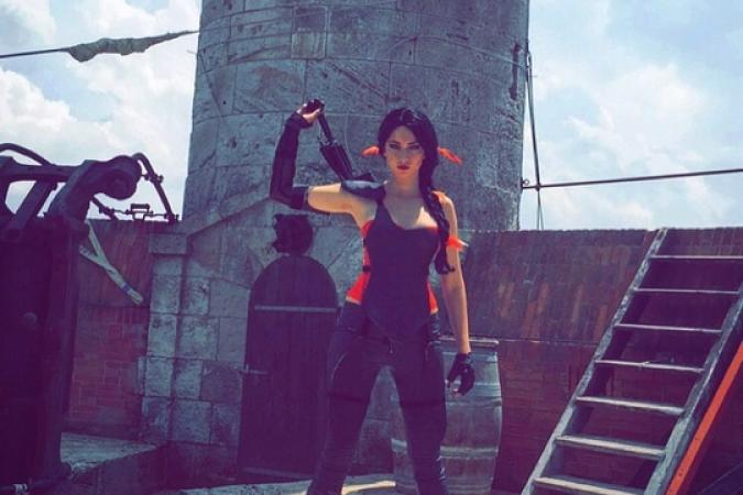 Fort Boyard 2016 - Rouge (Delphine Wespiser)