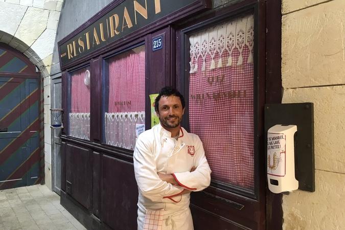 Fort Boyard 2017 - Willy Rovelli devant son restaurant (22/05/2017)