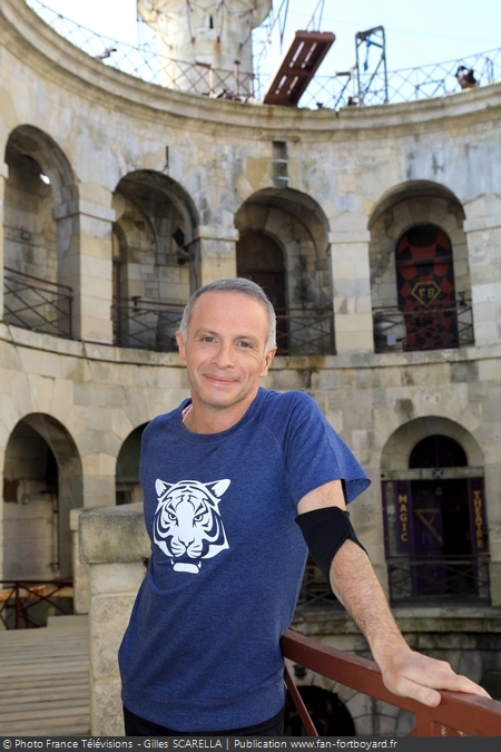 [Spoilers] Présentation > Fort Boyard 2018-01 - Stars de Champagne (23/06/2018) Fort-boyard-2018-officielle-equipe01-02