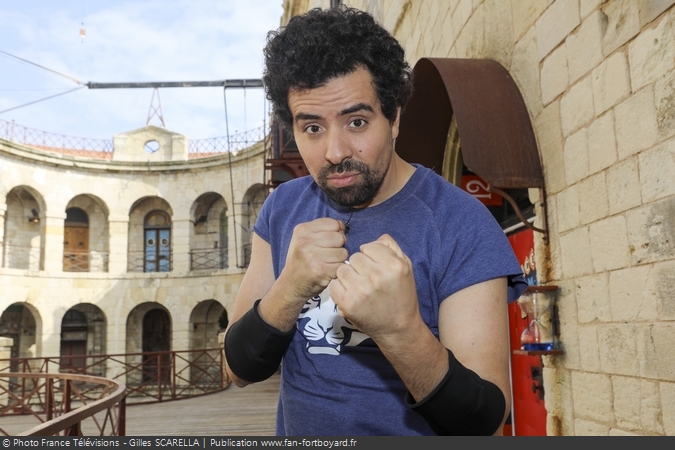 [Spoilers] Présentation > Fort Boyard 2018-03 - Guy Etienne (07/07/2018) Fort-boyard-2018-officielle-equipe03-10