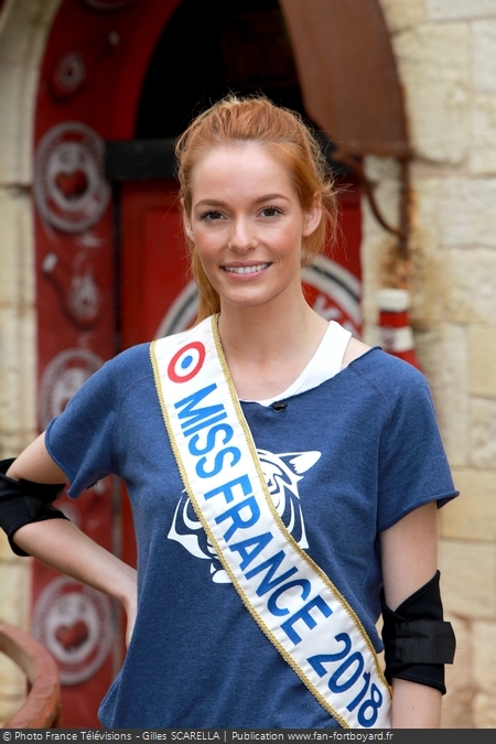 [Spoilers] Présentation > Fort Boyard 2018-06 - Les Bonnes Fées (04/08/2018) Fort-boyard-2018-officielle-equipe06-07