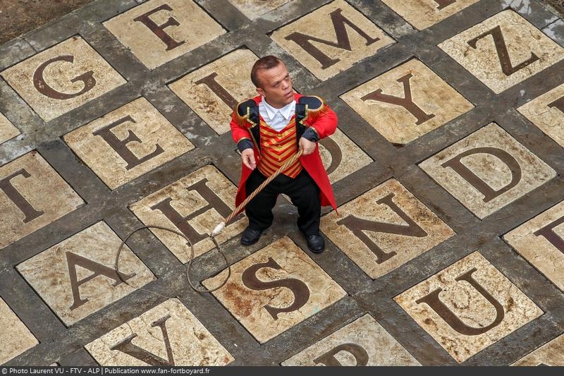 Toutes les infos et nouveautés de Fort Boyard 2020 - Page 37 Fort-boyard-2020-officielle-animation-77