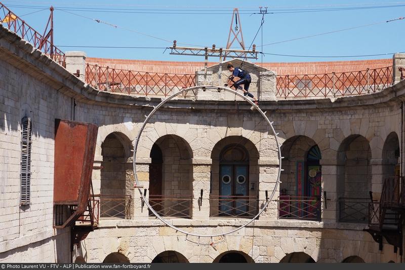 [Spoilers] Présentation > Fort Boyard 2020-06 - Fondation Hôpitaux de Paris - Hôpitaux de France (15/08/2020) Fort-boyard-2020-officielle-equipe06-10