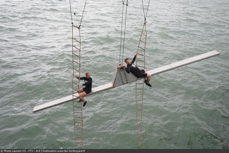 [Spoilers] Présentation > Fort Boyard 2020-09 - Un Petit Bagage d'Amour (05/09/2020) Fort-boyard-2020-officielle-equipe09-12