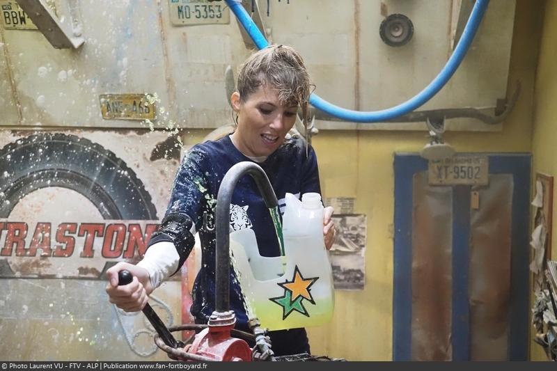 [Spoilers] Présentation > Fort Boyard 2020-09 - Un Petit Bagage d'Amour (05/09/2020) Fort-boyard-2020-officielle-equipe09-13