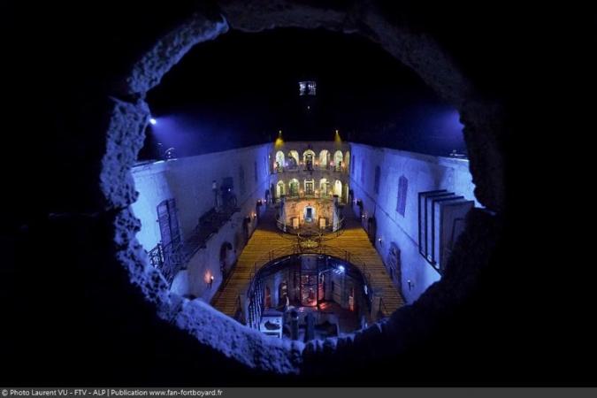 Fort Boyard 2020 - La cour intérieure de nuit