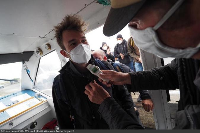 Fort Boyard 2020 - Covid-19 : Prise de température à l'embarquement