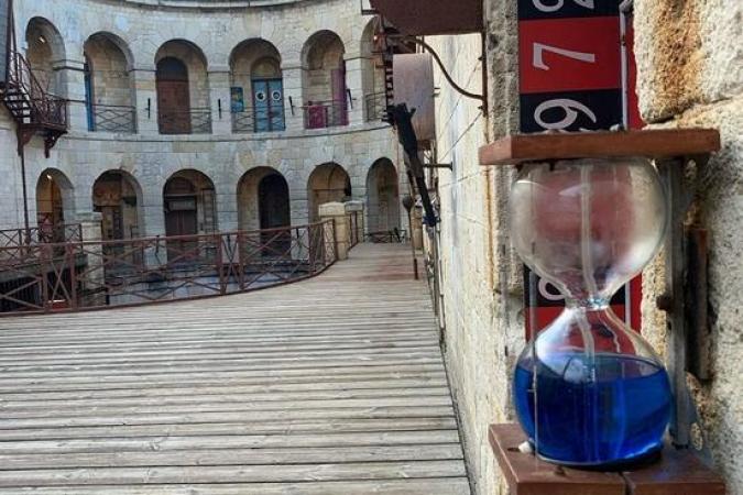 Fort Boyard 2020 - Sur la passerelle du 1er étage (01/08/2020)