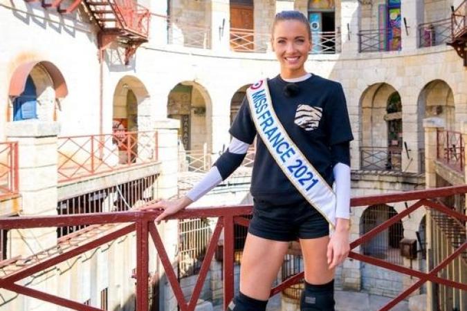 Fort Boyard 2021 - Equipe 2 - Les Bonnes Fées (26/06/2021)