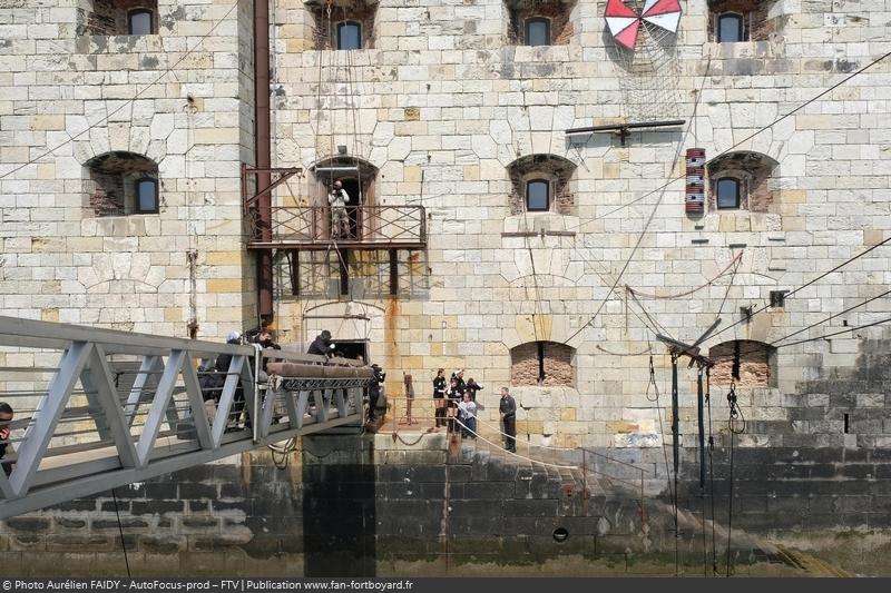 [Spoilers] Présentation > Fort Boyard 2021-03 - Golden Blocks et Fondation Paris Saint-Germain (03/07/2021) Fort-boyard-2021-officielle-equipe03-27