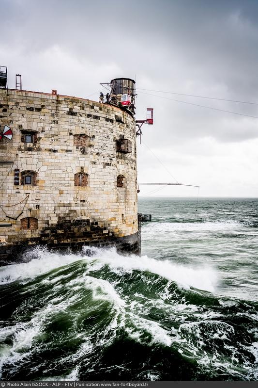 Nouvelles épreuves et aventures de Fort Boyard 2021 - Page 14 Fort-boyard-2021-officielle-fort-11