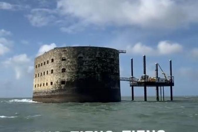 Fort Boyard 2021 - Arrivée au fort pour Willy Rovelli (10/05/2021)