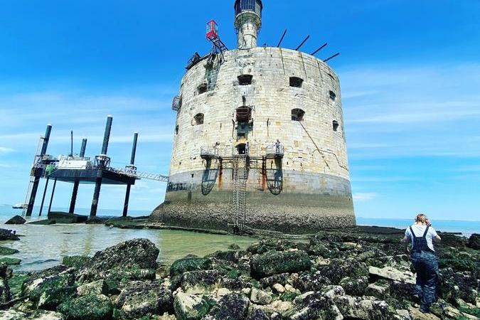 Fort Boyard 2021 - Avec la marée basse, la base du fort est découverte(28/05/2021)