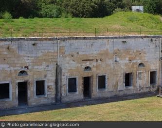 Un mur de la cour intérieure du Fort Liédot