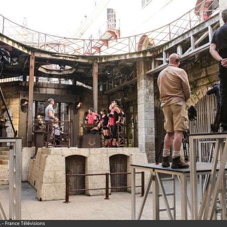 Coulisses des tournages de Fort Boyard - Tournage en hauteur pour les cadreurs lors de la fin de l'émission (2017)