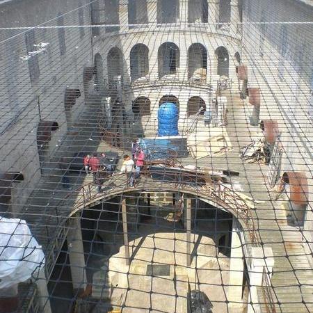 Coulisses des tournages de Fort Boyard - La cour intérieure devient un grand chantier (2010)