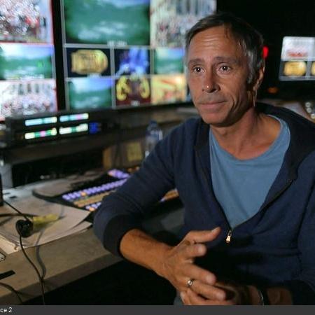 Coulisses des tournages de Fort Boyard - Le réalisateur Francis Côté devant la régie vidéo, en HD (2018)