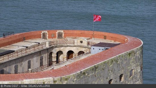 fort-boyard-octobre-rose-2013-3.png