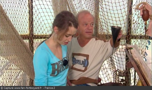 Passe-Partout (Fort Boyard) hypnotisé par sa sublime femme