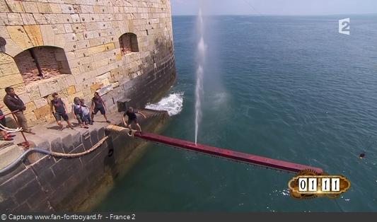 Fort Boyard - Poutre-jets d'eau (rouge - 2011 à 2019)