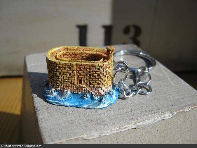 Porte-clés - Fort Boyard miniature en résine (2005)