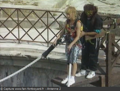 Les Clés de Fort Boyard 1990 : Une candidate va sauter pour la Clé en Or